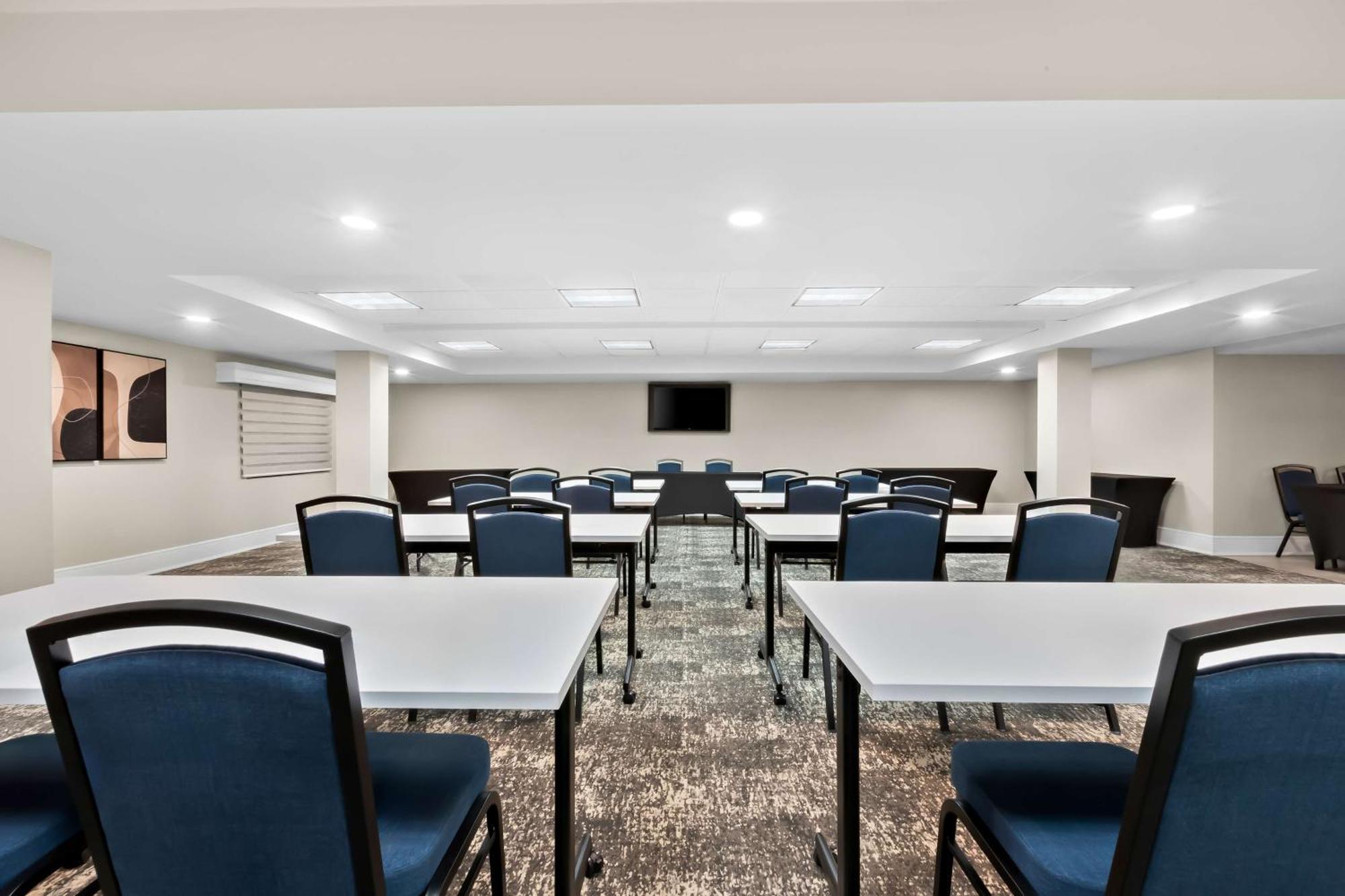 Latitude Suites Tinton Falls Eatontown - BW Premier Collection Exterior photo