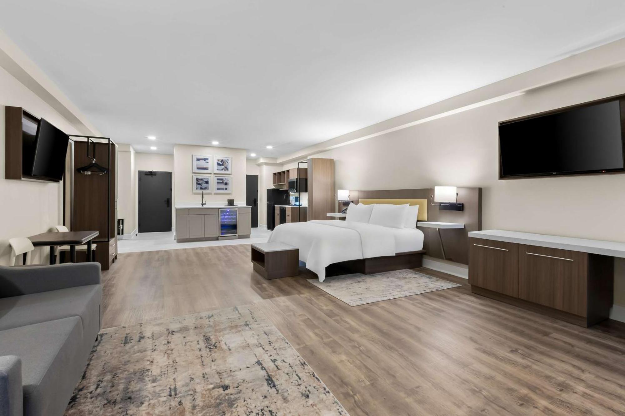 Latitude Suites Tinton Falls Eatontown - BW Premier Collection Exterior photo