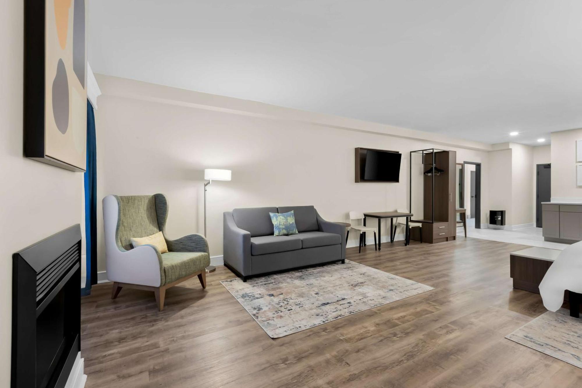 Latitude Suites Tinton Falls Eatontown - BW Premier Collection Exterior photo