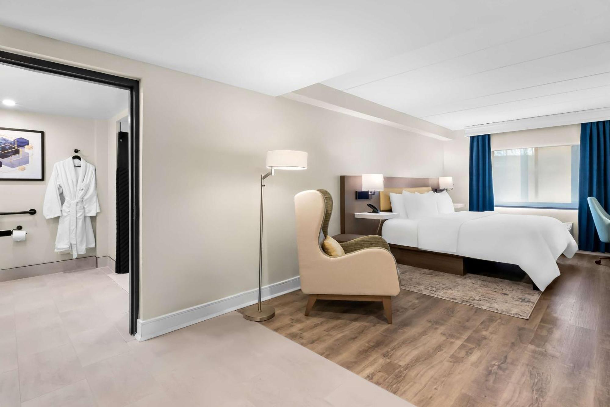 Latitude Suites Tinton Falls Eatontown - BW Premier Collection Exterior photo