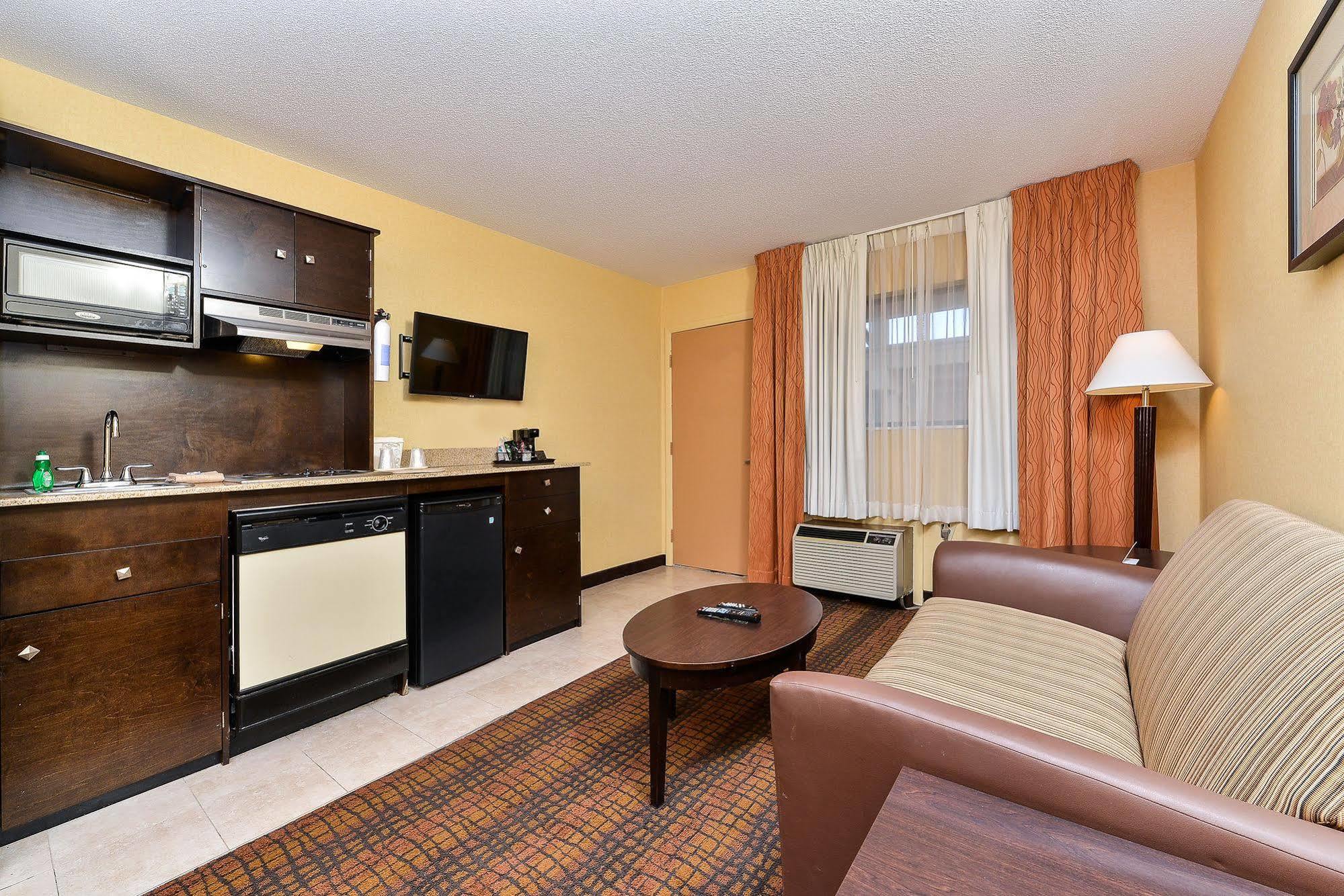 Latitude Suites Tinton Falls Eatontown - BW Premier Collection Exterior photo